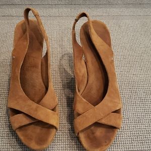 Ugg sandals dress suede wedges 6m